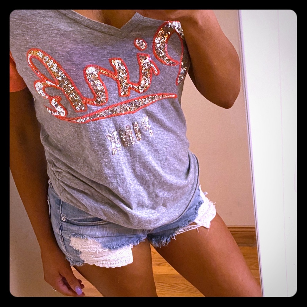 Victoria’s Secret tee. Extra small 💕
